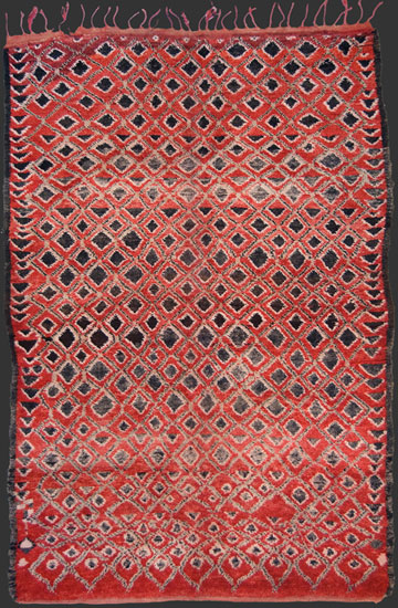 TM 2172, Ait Youssi pile rug with a very unusual drawing + dense structure, south-eastern Middle Atlas, Morocco, 1950/60, 295 x 205 cm (9' 10'' x 6' 8''), high resolution image + price on request








